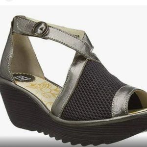 Fly London Yace wedge, size 41, worn once, black and bronze